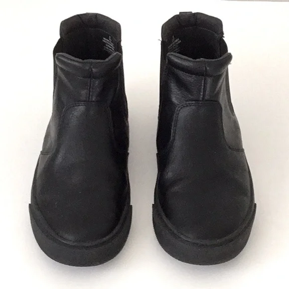 Old Navy Black Jack Chelsea Hight Boy’s Ankle Boots. Casual, Everyday, Winter. - Picture 1 of 6